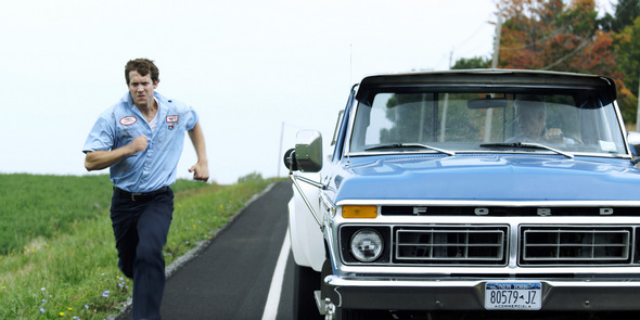 勝利人生電影圖片 - 018_MattRunsfromTruck_1365392339.jpg