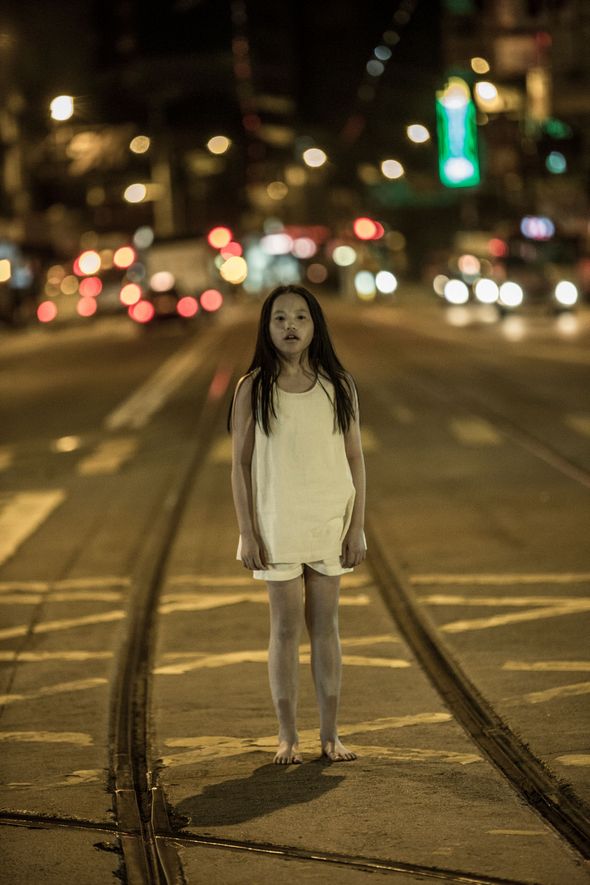 迷离夜(tales from the dark 1)