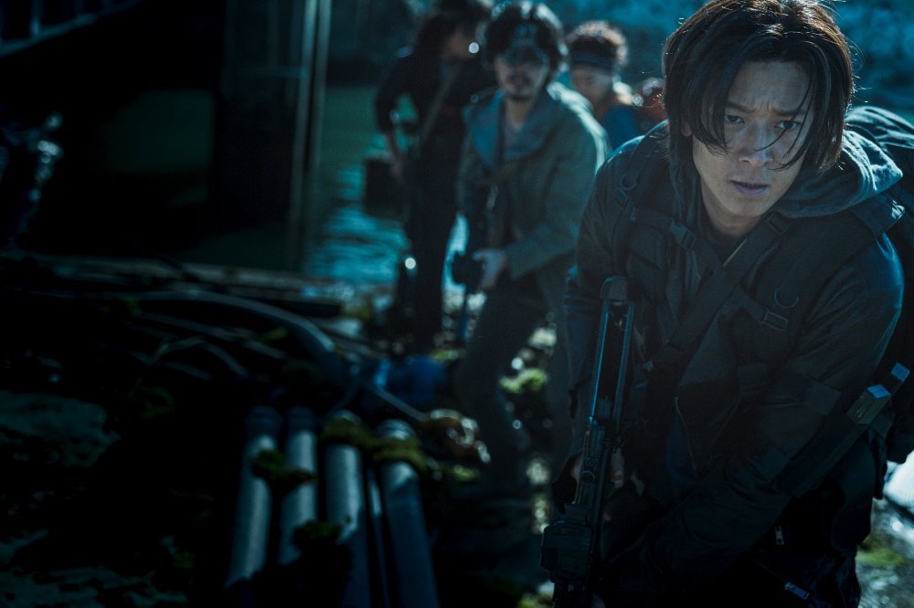 屍殺半島 (ScreenX版)電影圖片 - PENINSULA_0609Stills004_1591681701.jpg