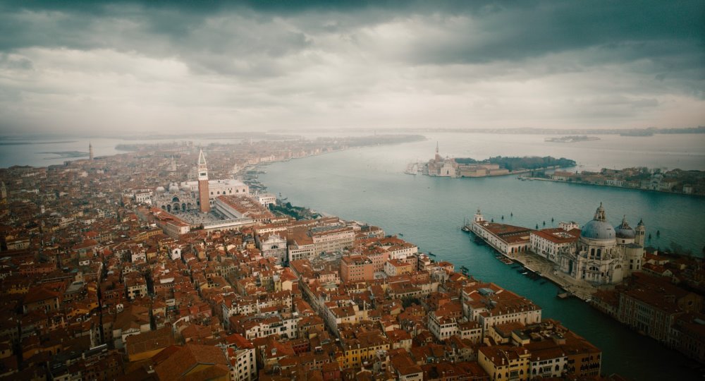 威尼斯謀殺案電影圖片 - AHauntinginVenice_Still1.jpeg_1689908040.jpg